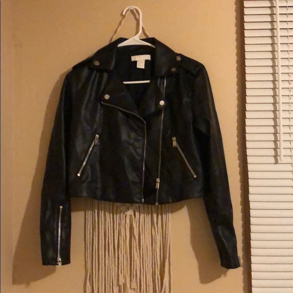 Cute Black leather jacket